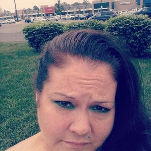 Meet your Posher, Laurie